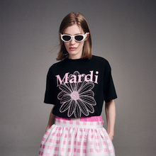 Load image into Gallery viewer, MARDI MERCREDI Tshirt Flowermardi Black Pink
