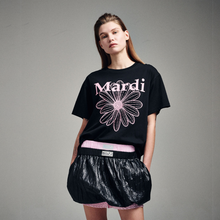 Load image into Gallery viewer, MARDI MERCREDI Tshirt Flowermardi Black Pink
